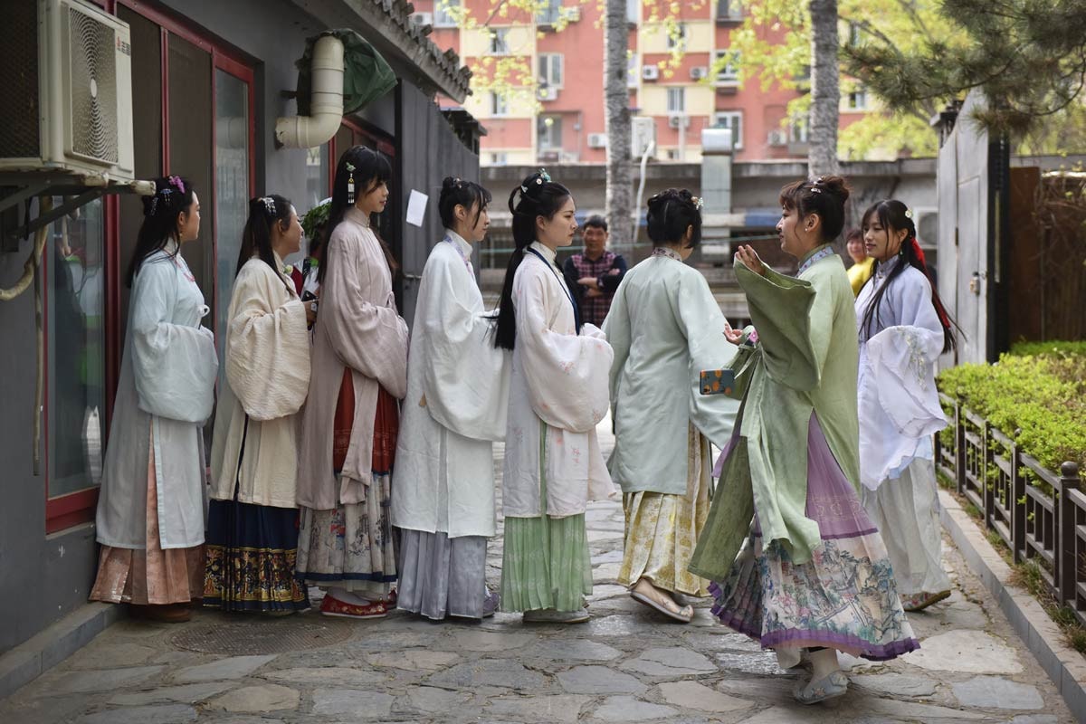 En China, los jóvenes ponen de moda el "hanfu", el traje tradicional En China, los jóvenes ponen de moda el "hanfu", el traje tradicional