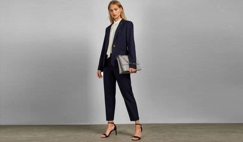 Ted Baker lanza un nuevo traje sostenible a base de botellas de plástico recicladas Ted Baker lanza un nuevo traje sostenible a base de botellas de plástico recicladas