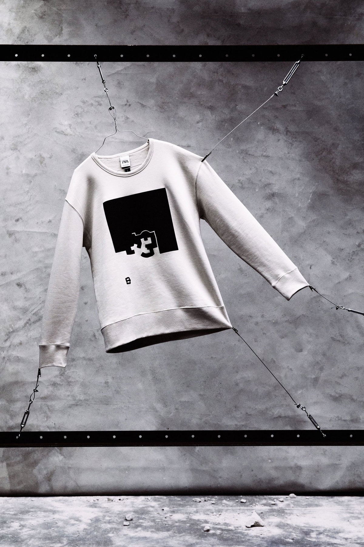 Zara homenajea a Chillida con una colección cápsula Zara homenajea a Chillida con una colección cápsula