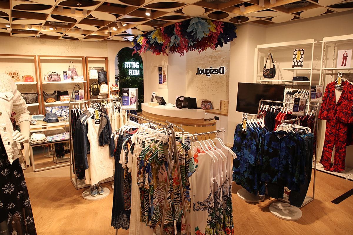 Desigual desembarca en la India con dos tiendas en Nueva Delhi Desigual desembarca en la India con dos tiendas en Nueva Delhi